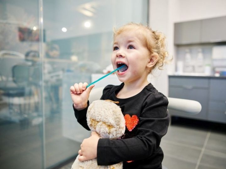 Dentyści z Warszawy pomogą rodzicom przygotować dzieci do pierwszej wizyty. Żeby nie było stresu i płaczu