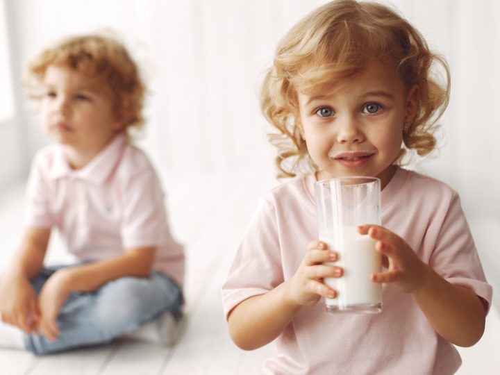 Mleko w diecie roczniaka. Co musisz wiedzieć.