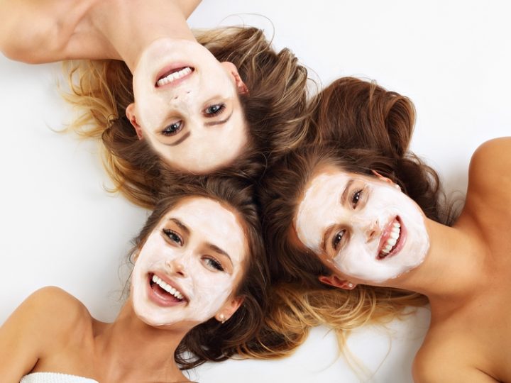 Maski do twarzy – szybki sposób na regenerację przesuszonej po lecie skóry!
