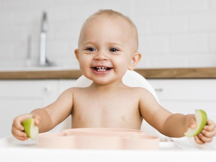 Jak rozszerzać dietę niemowlęcia, aby wspierać jego prawidłowy rozwój?